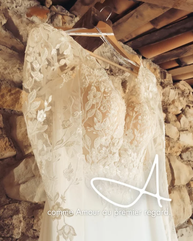 Certaines mariées doutent, essayent, comparent … et d’autres savent immédiatement.
Ce « c’est elle » qui fait vibrer la cabine, on ne l’oublie jamais.

Et vous, vous croyez au coup de foudre avec une robe de mariée ?

#wedding #bridetobe #vaucluse #2026